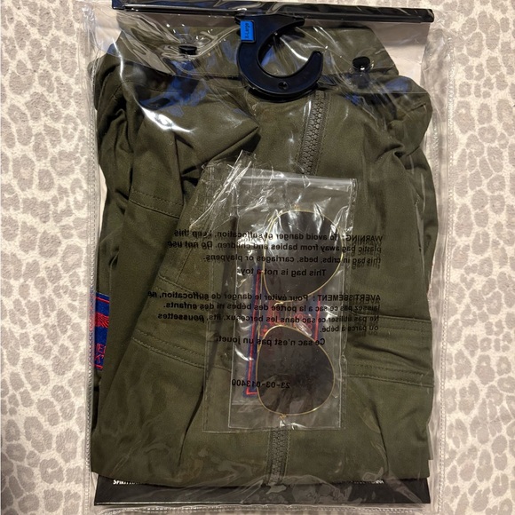 Spirit Black Top Gun Costume - Picture 3 of 4